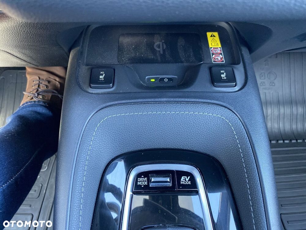 Toyota Corolla 1.8 Hybrid Style - 17