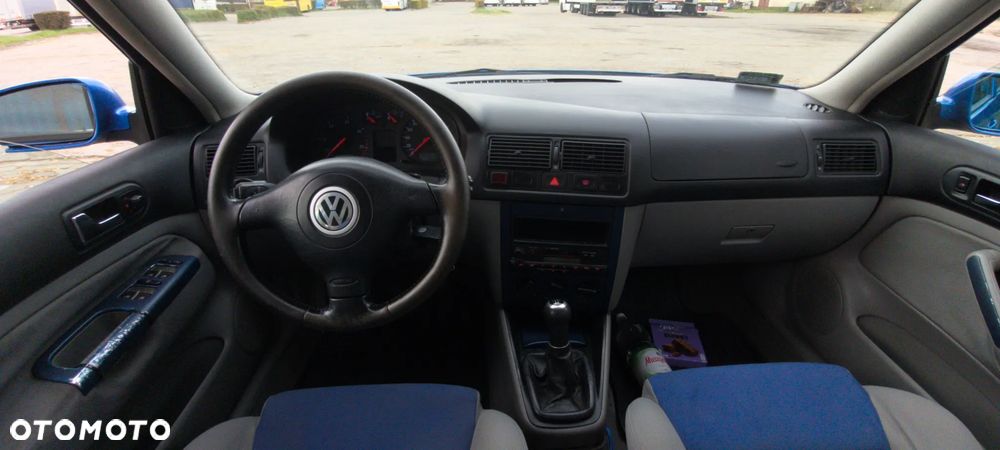 Volkswagen Golf - 6