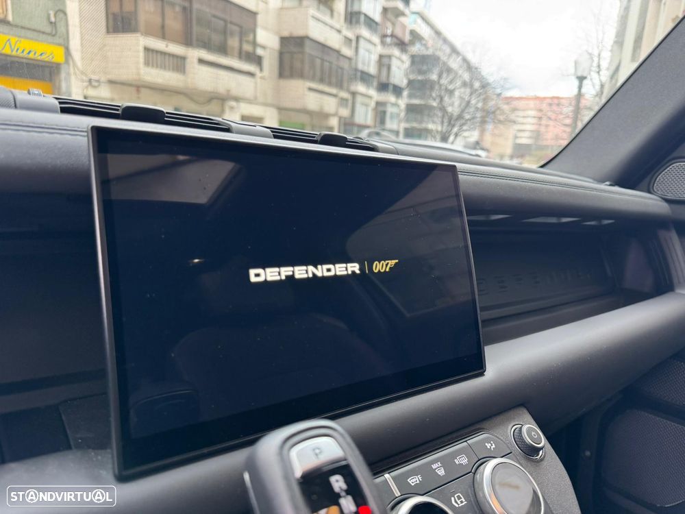 Land Rover Defender - 4