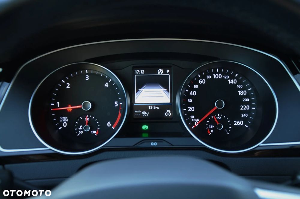 Volkswagen Passat 2.0 TDI EVO Business DSG - 36