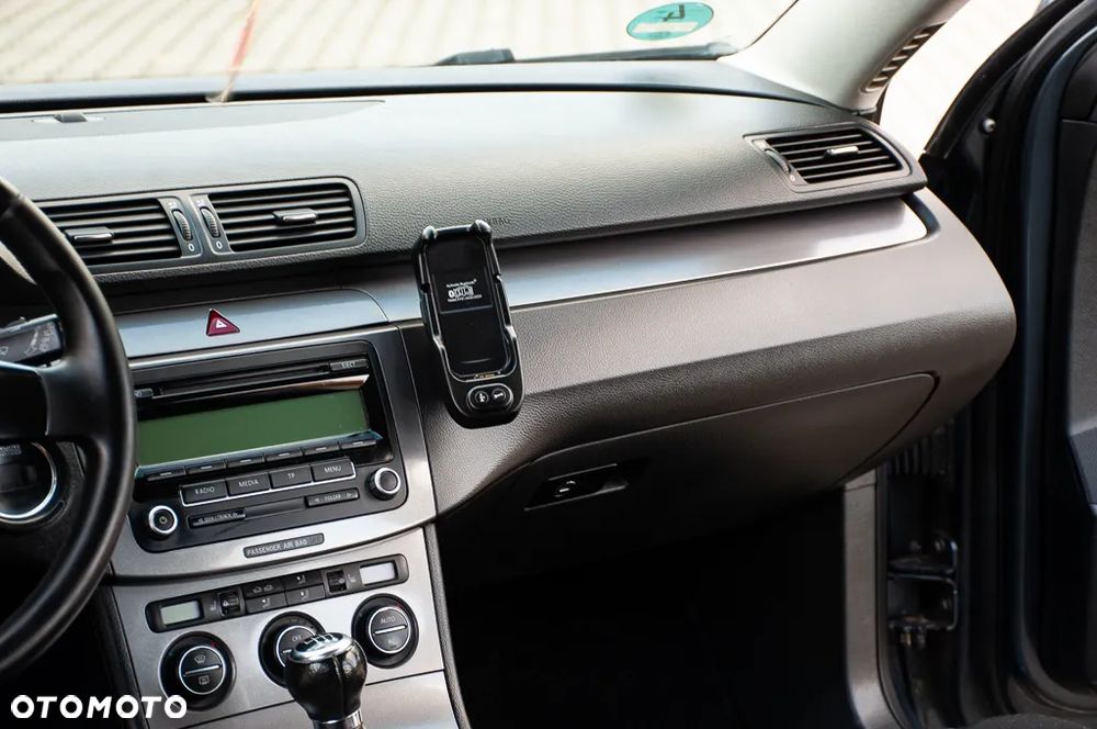 Volkswagen Passat 2.0 TDI Comfortline - 28