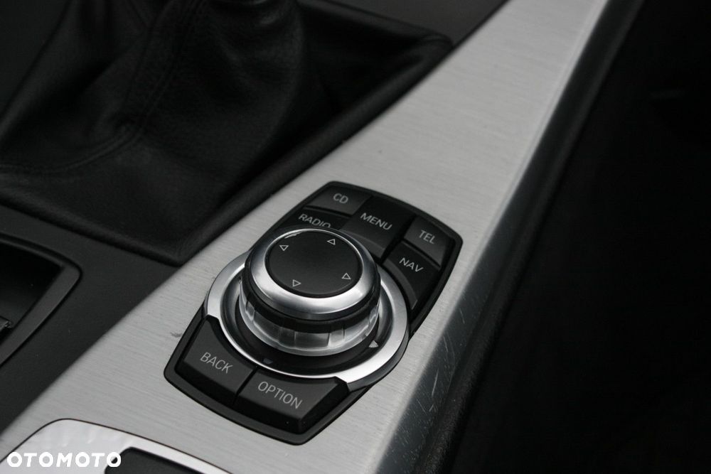 BMW Seria 5 520d - 33