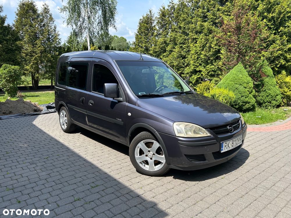 Opel Combo Tour - 1