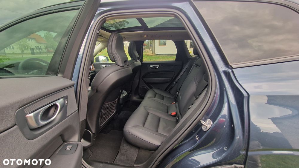 Volvo XC 60 B5 B AWD Geartronic RDesign - 12