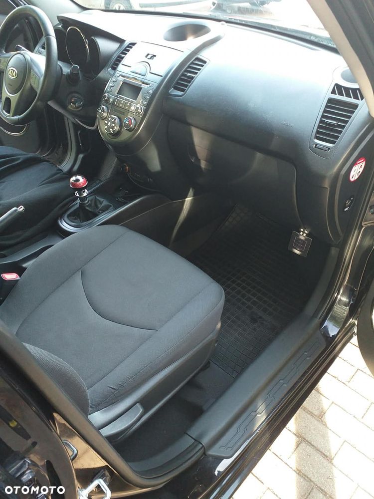 Kia Soul 1.6 L - 12