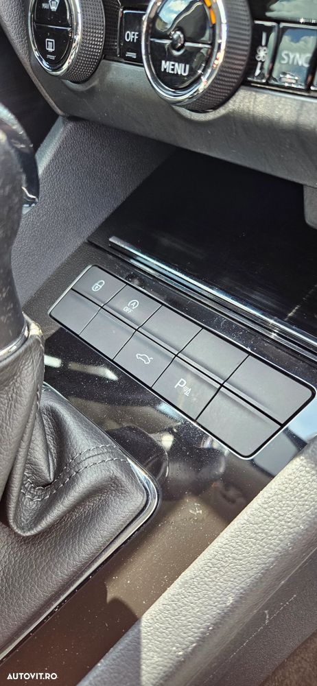 Skoda Octavia 1.6 TDI DSG Style - 21