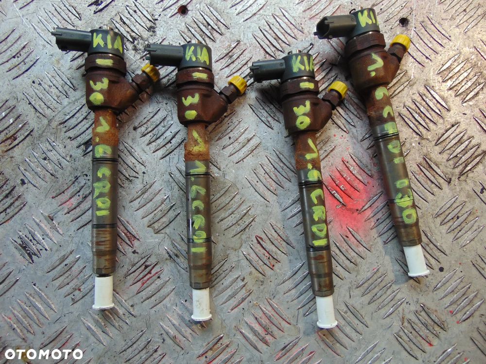 Wtryskiwacze Kia hyundai i30 1,6 crdi komplet szt 200 zł