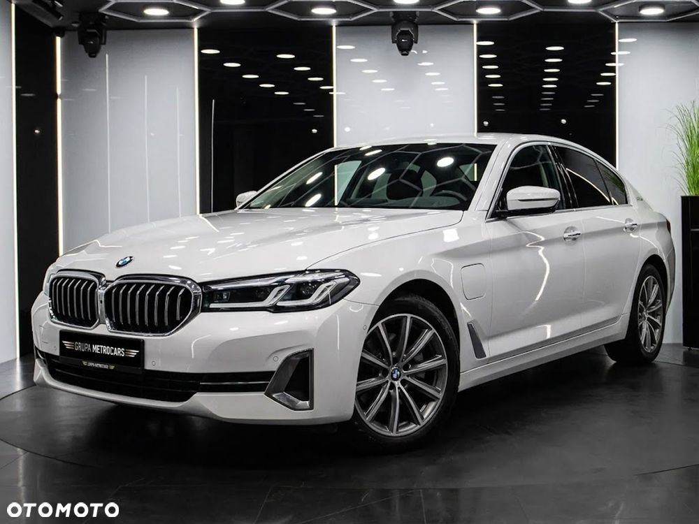BMW Seria 5 530e xDrive Luxury Line - 2