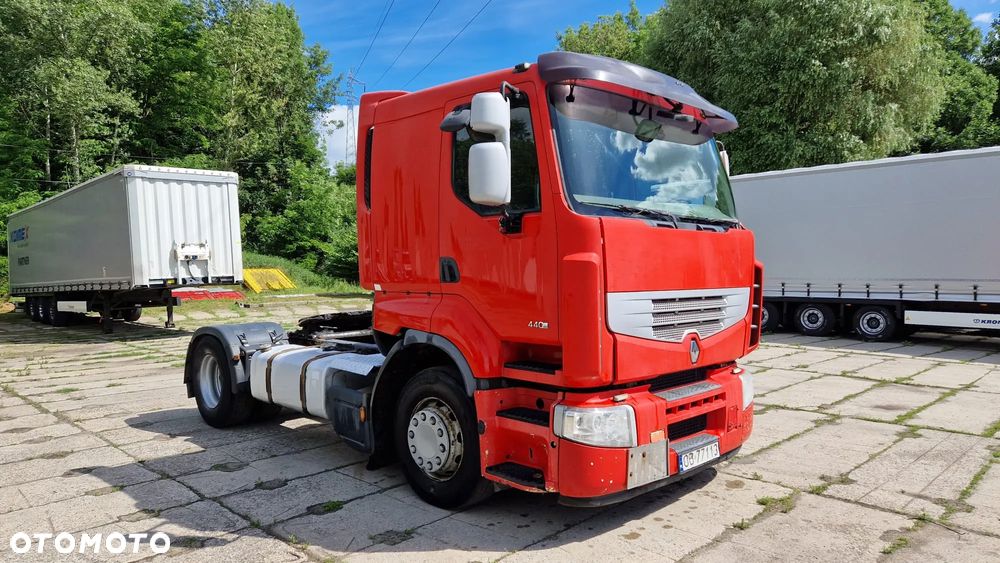 Renault - 8