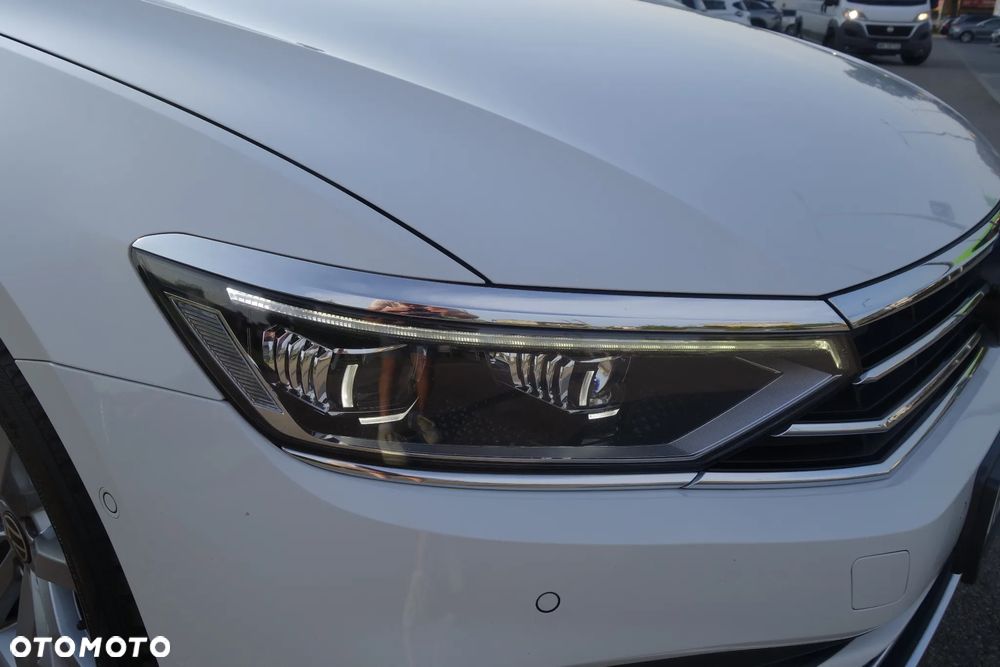 Volkswagen Passat - 8