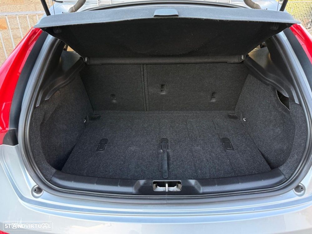 Volvo V40 Cross Country 1.6 D2 Kinetic - 20