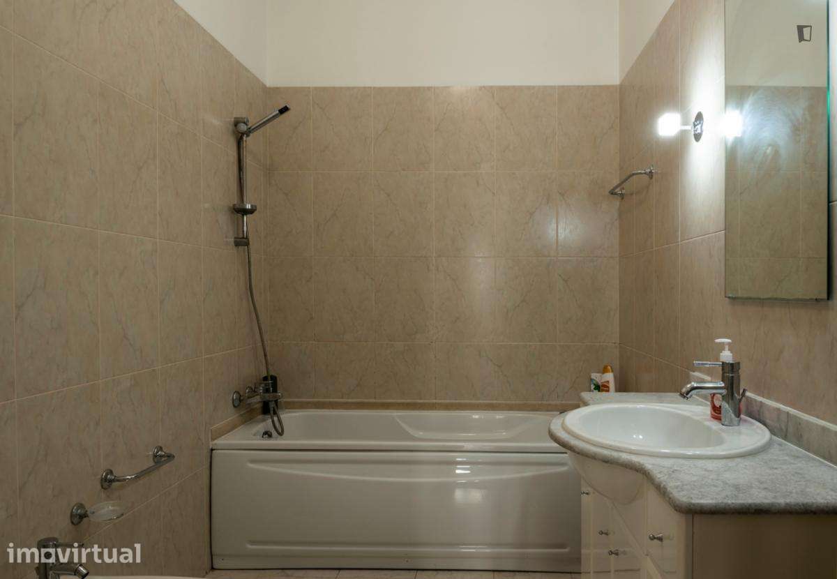 Quarto - localizado em Paranhos Porto - Grande imagem: 5/15