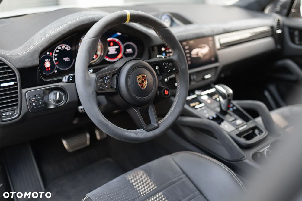 Porsche Cayenne Turbo GT - 22