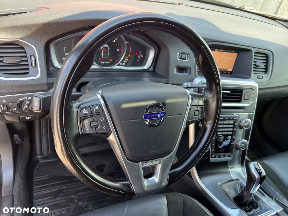Volvo V60 D3 Drive-E R-Design Momentum - 19