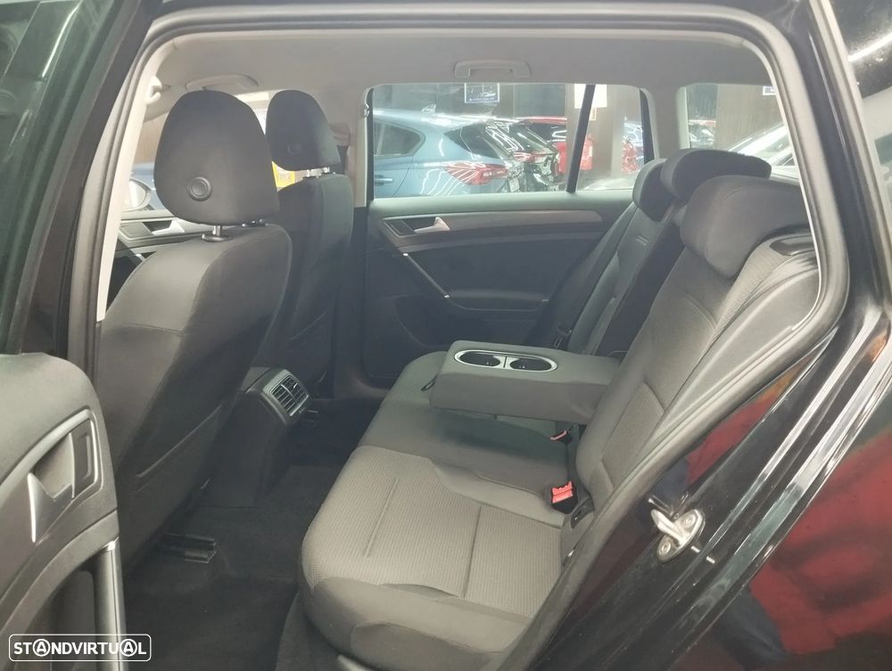 VW Golf Variant 2.0 TDi R-Line DSG - 12