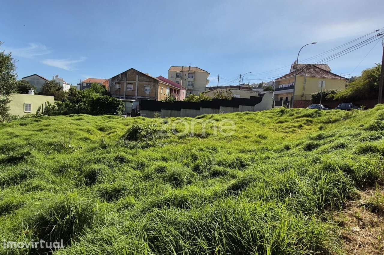 Terreno Urbano para Construção Amadora - Grande imagem: 2/16