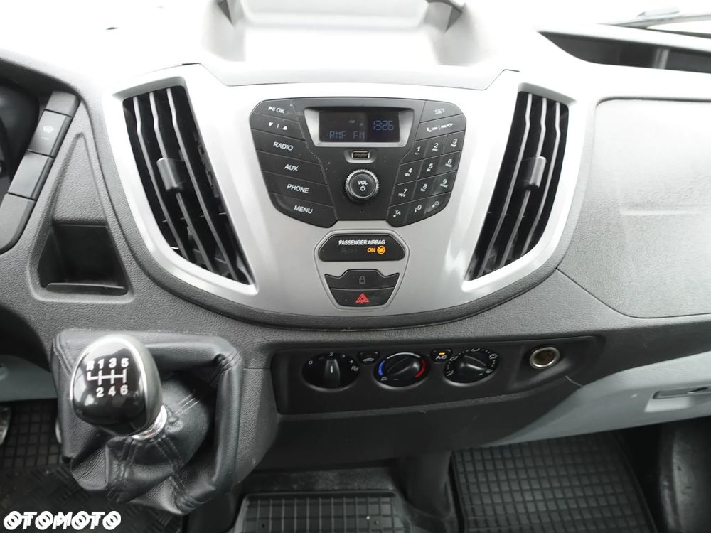 Ford Transit - 25