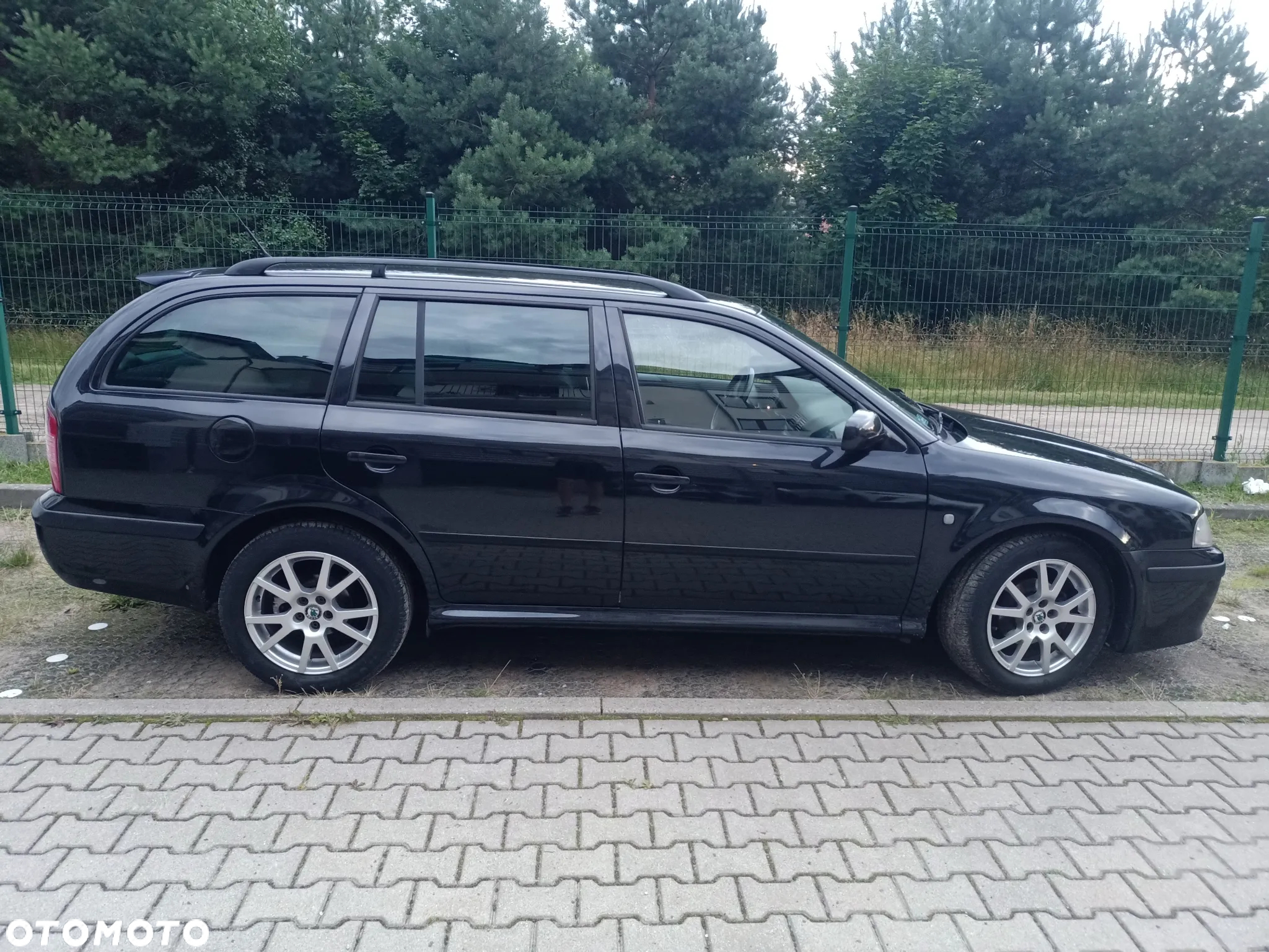 Skoda Octavia Combi 1.6 Ambiente - 8