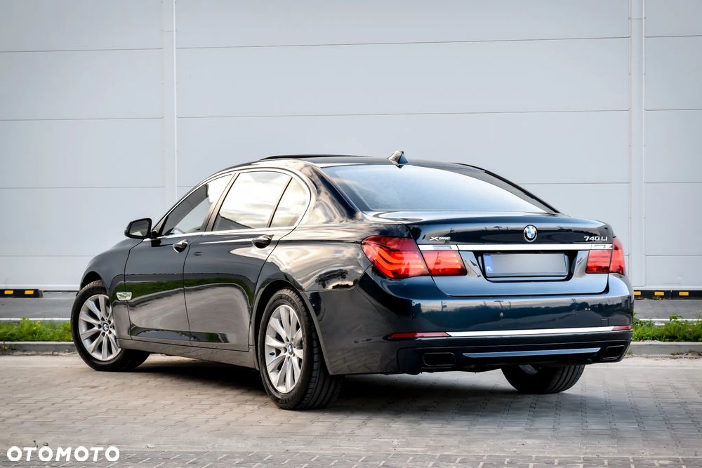 BMW Seria 7 740i L - 4