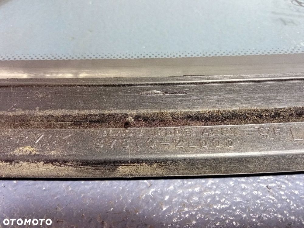 HYUNDAI I30 I SZYBA KAROSERYJNA TYŁ LEWA TYLNA 87810-2L000 - 4