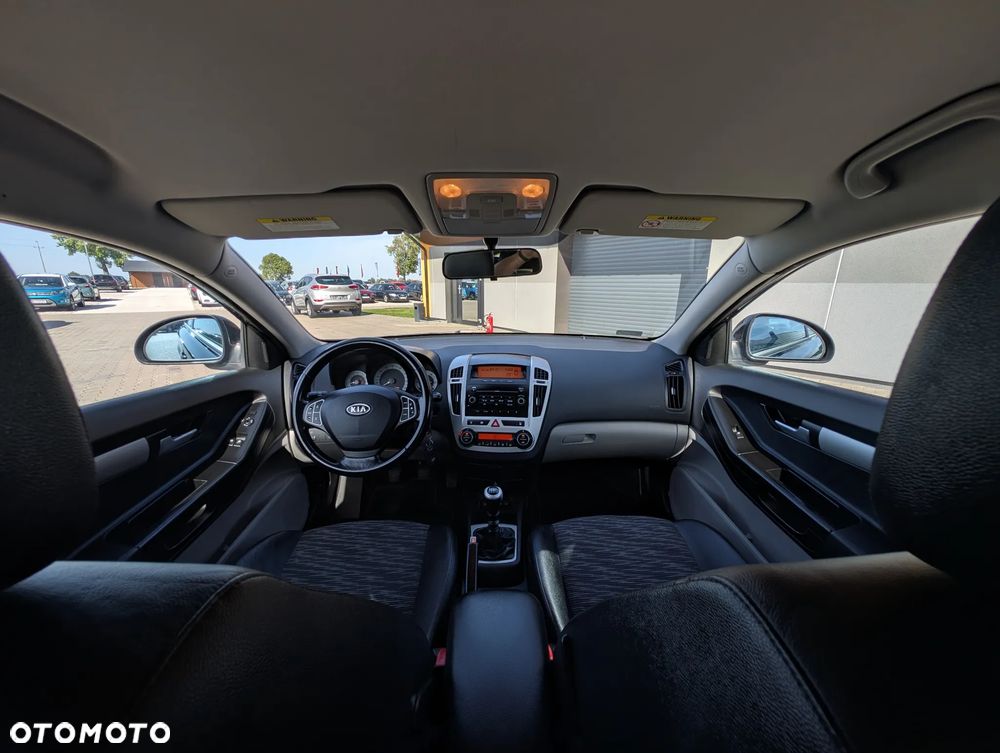 Kia Ceed ver-1-6-silver-x - 25
