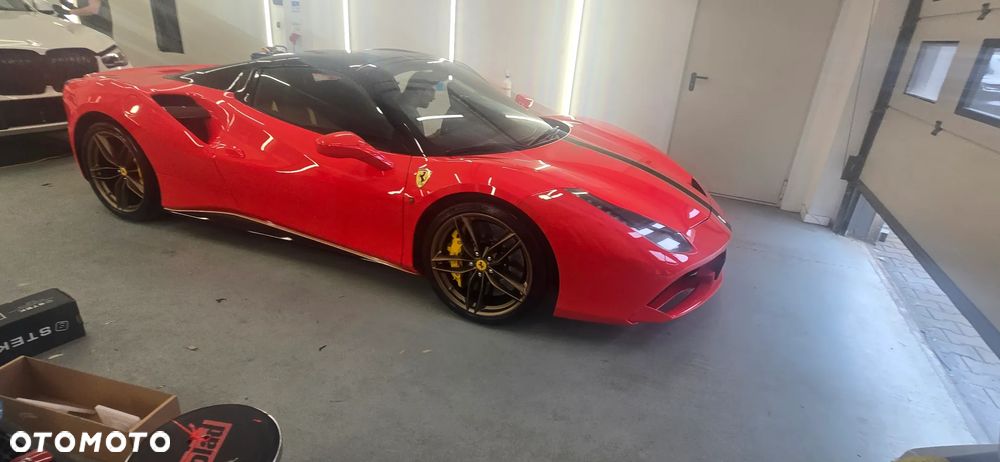 Ferrari 488 - 5