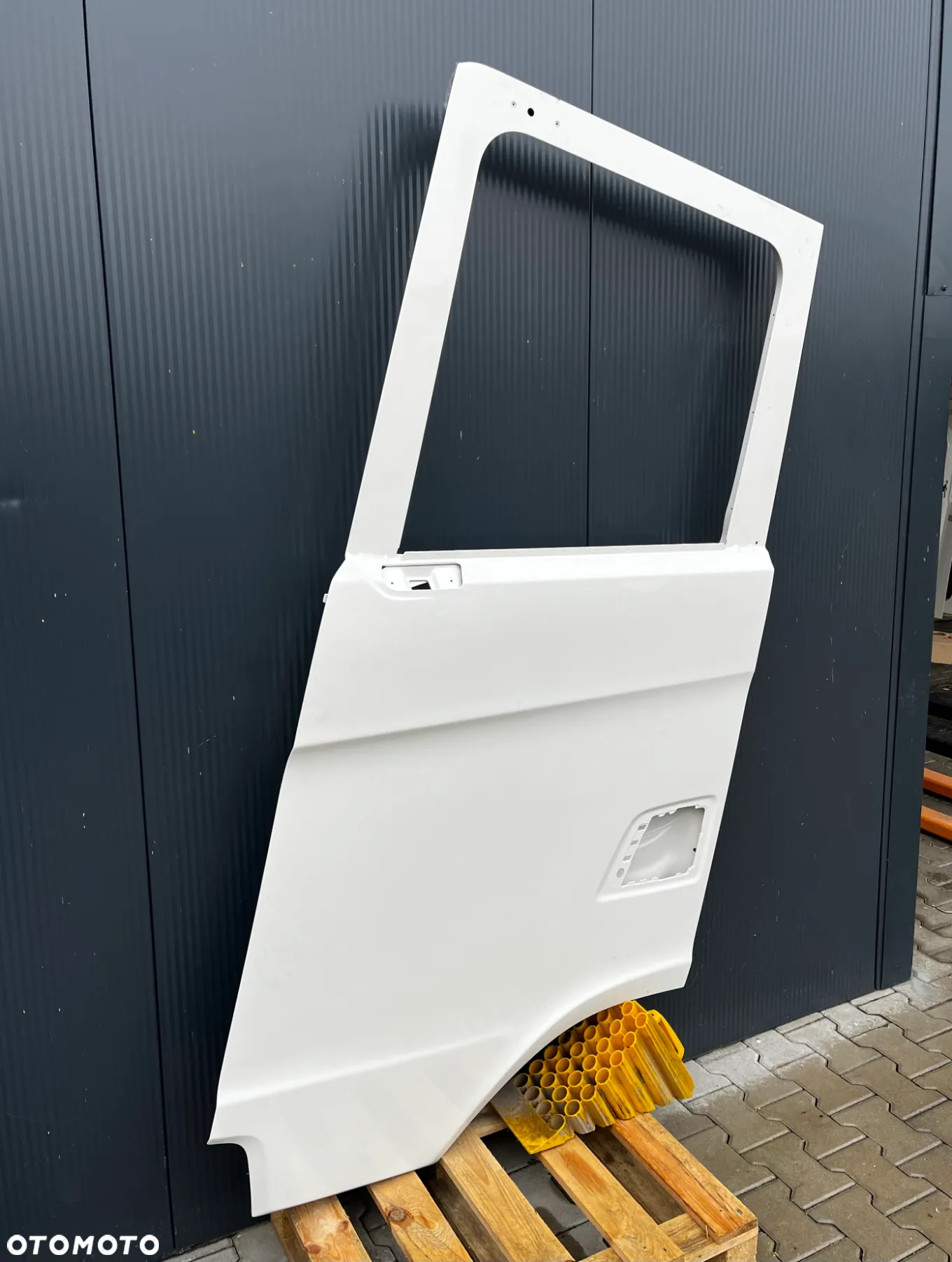 DRZWI SCANIA LEWE S NGS - 2