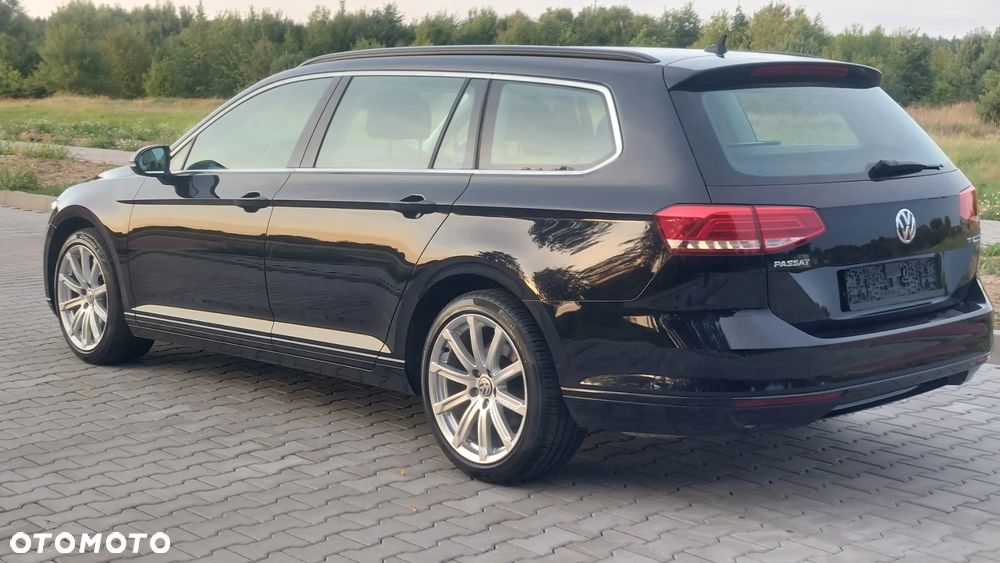 Volkswagen Passat - 4