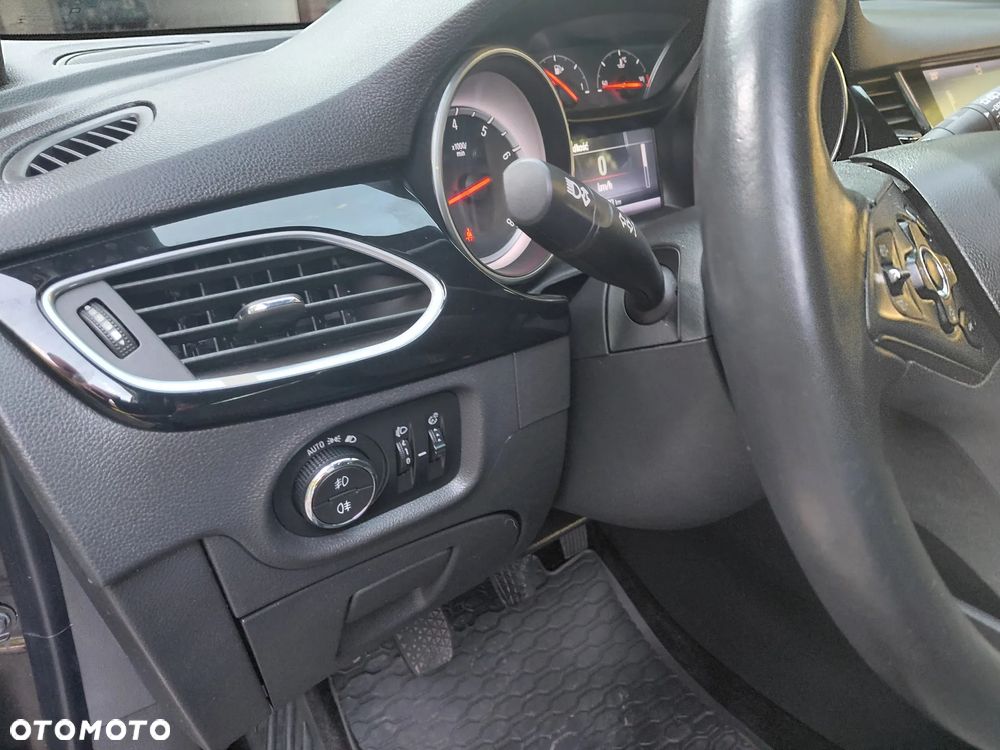 Opel Astra 1.4 Turbo Sports Tourer 120 Jahre - 12