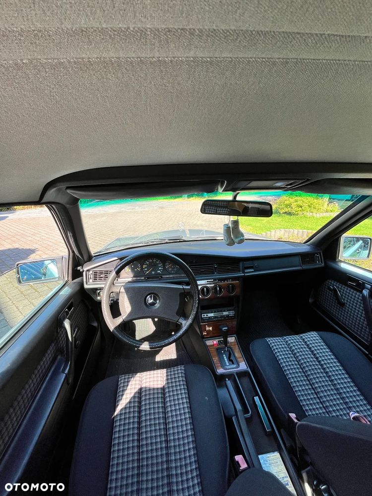 Mercedes-Benz W201 (190) - 6
