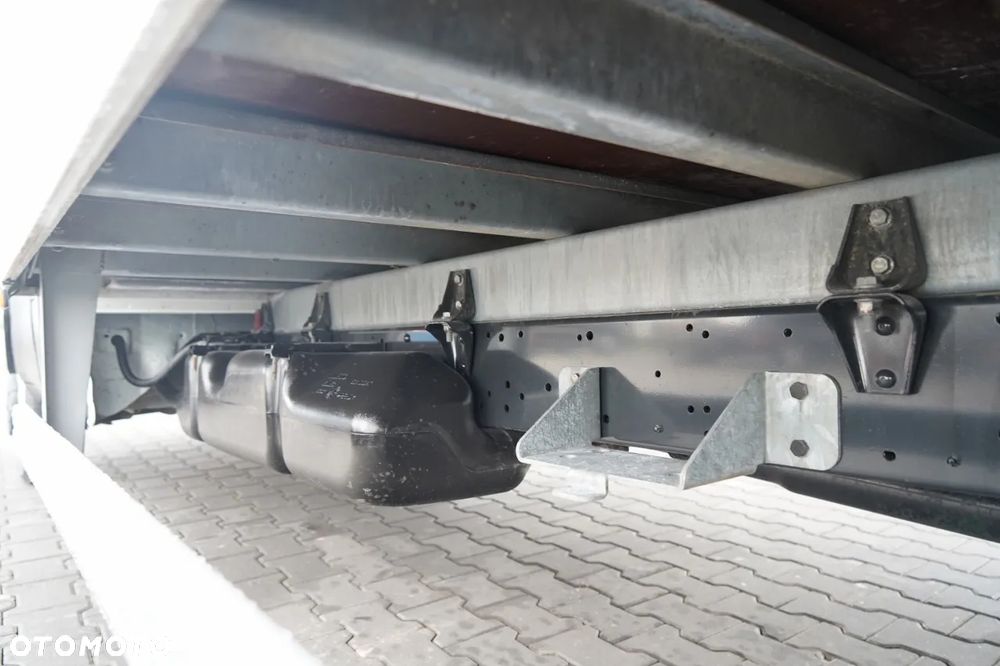 Iveco DAILY 35-140 / KONTENER / MANUAL / BLIŹNIAK / 2019 - 18