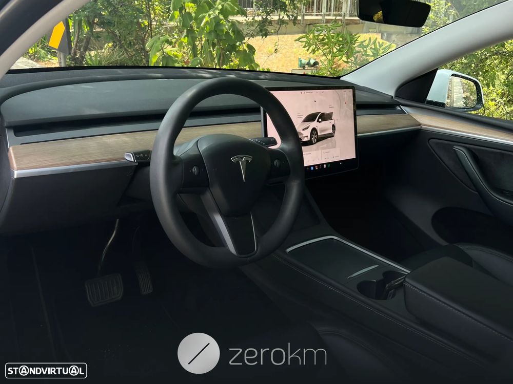 Tesla Model Y RWD - 6