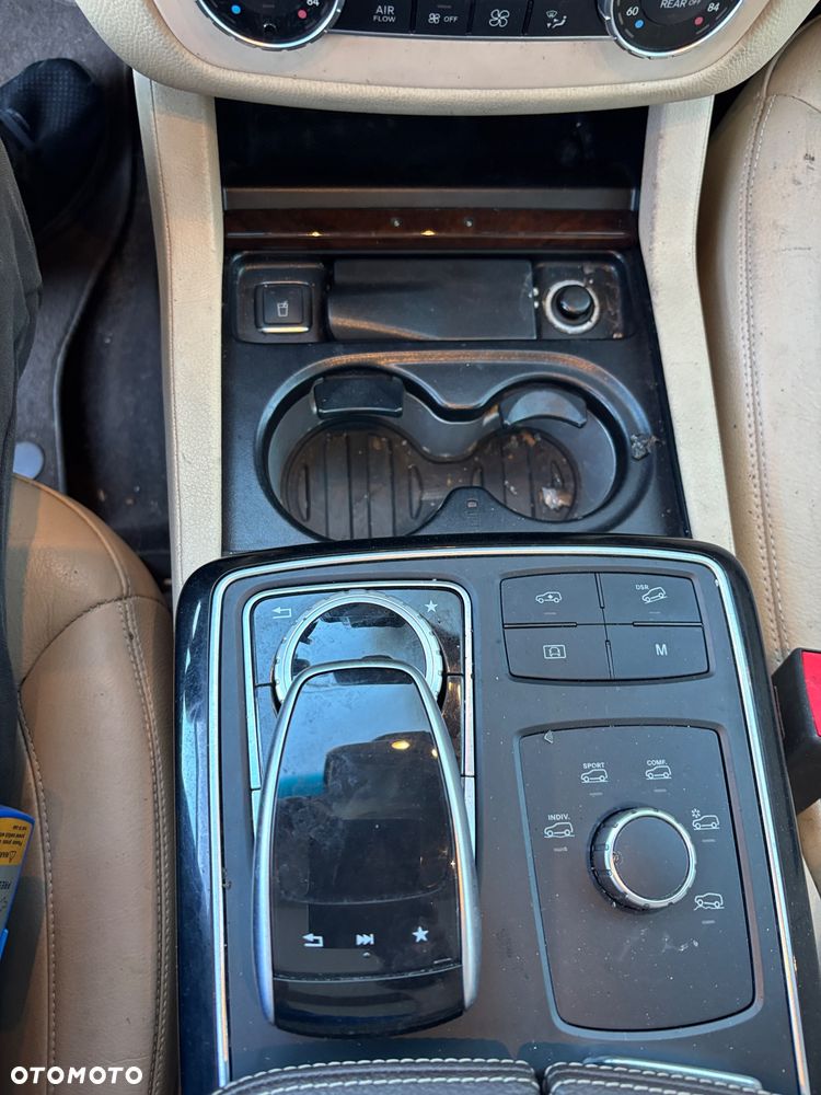 Mercedes-Benz GL 400 4Matic 7G-TRONIC - 11