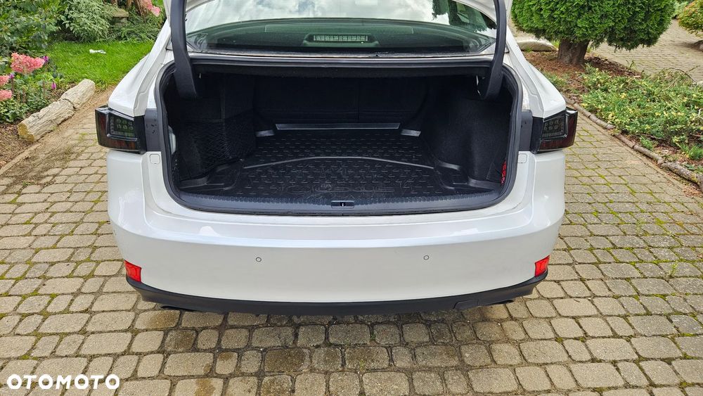 Lexus IS 200t Elegance - 13