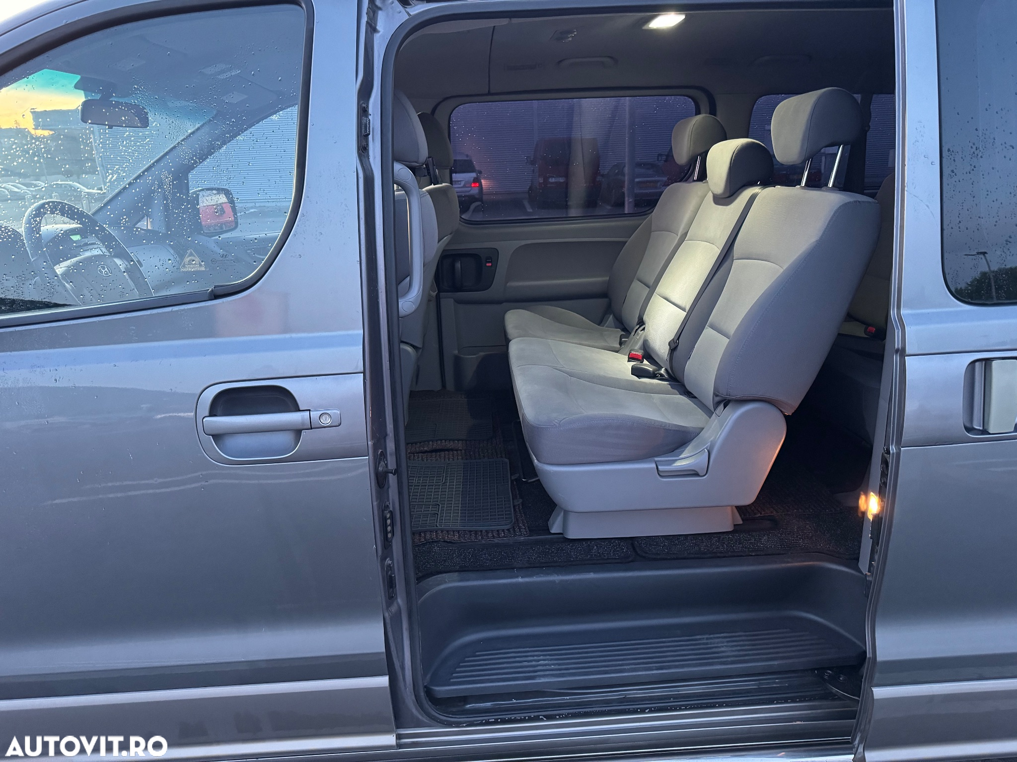 Hyundai H-1 2.5 CRDi Travel Comfort - 11