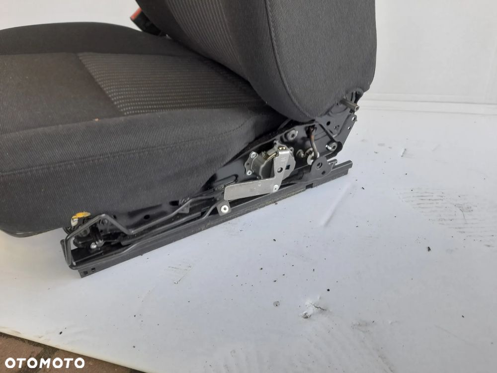 Fotel kierowcy Ford Transit MK8 - 2