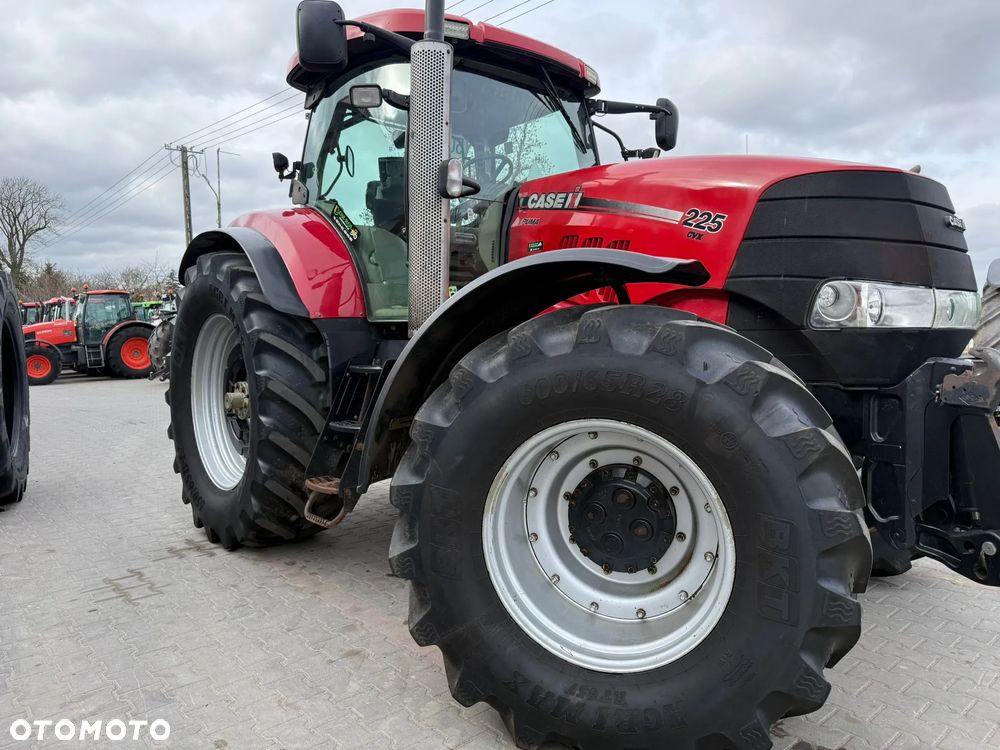 Case IH CVX 225 PUMA    NEW HOLLAND T 7.250   215 - 9