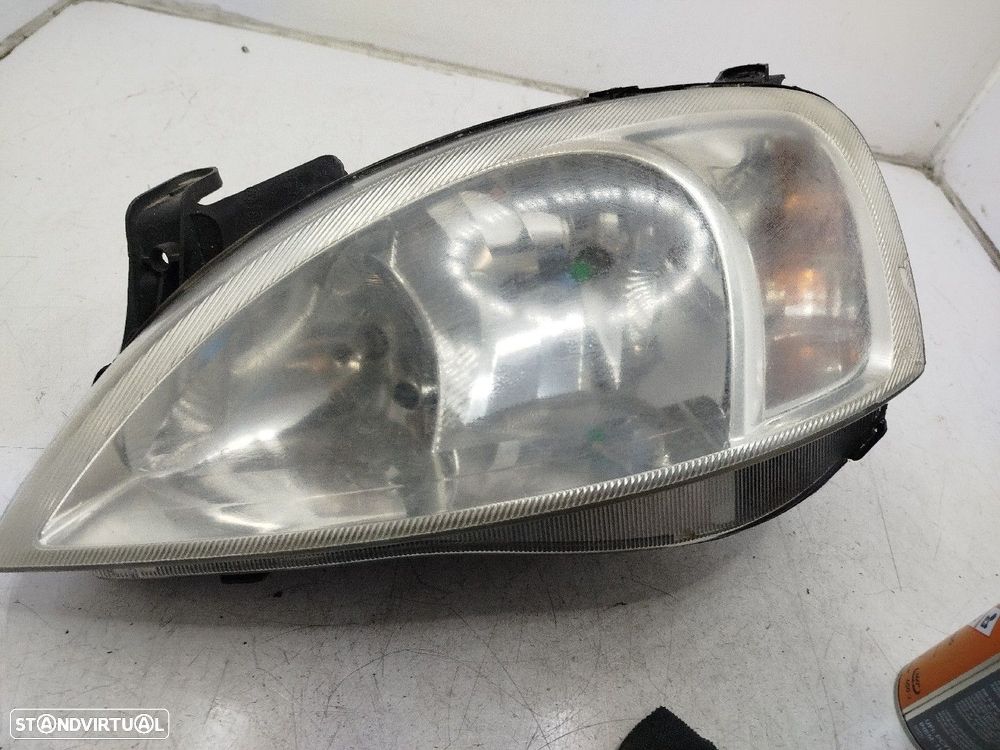 Farol/ Otica Dianteiro Esq Opel Corsa C