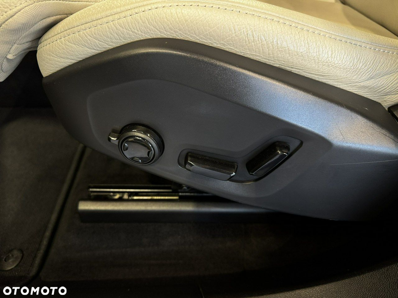 Volvo XC 60 - 21