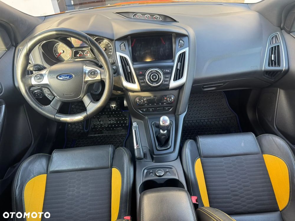 Ford Focus - 15
