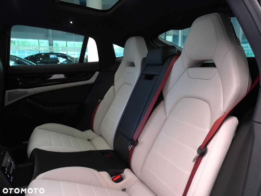 Porsche Panamera 4S E-Hybrid PHEV - 36
