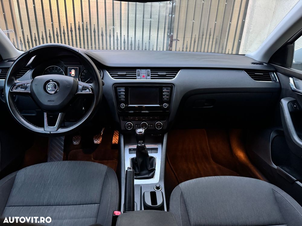 Skoda Octavia Combi 1.6 TDI (Green tec) Ambition - 10