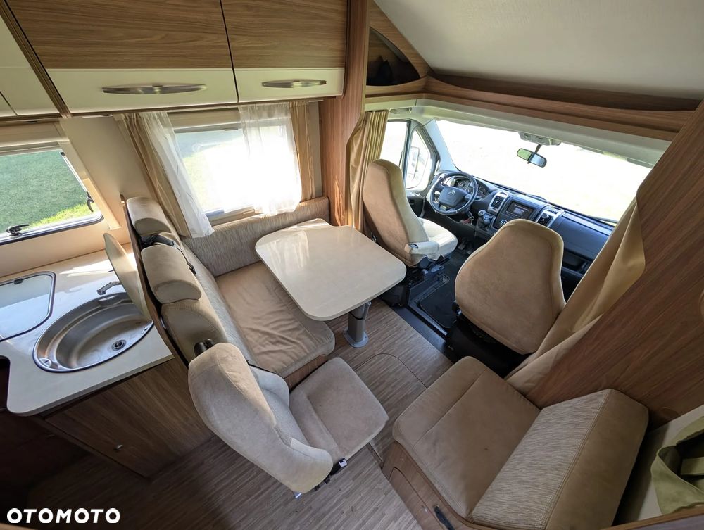 Citroën CARADO - 11