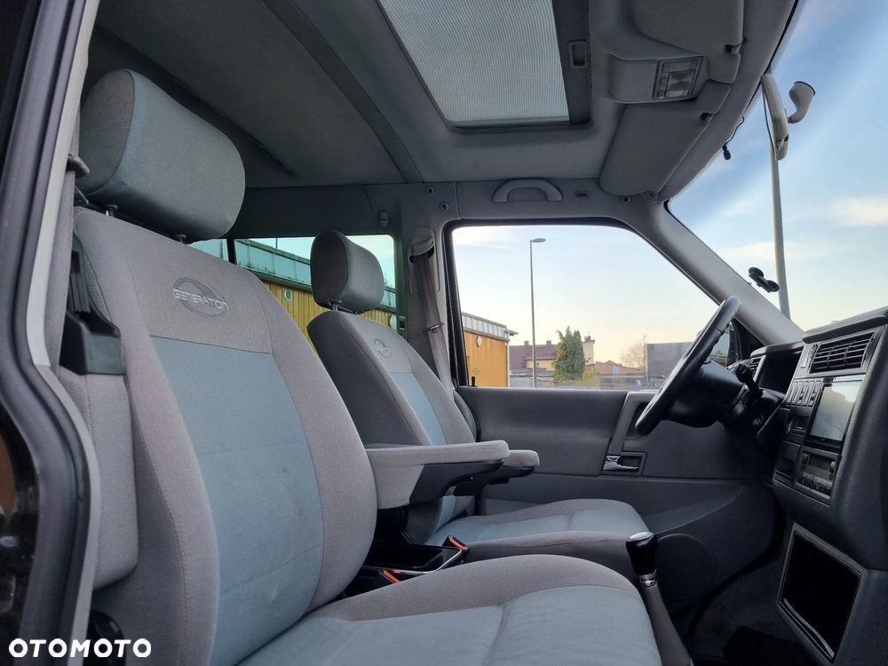 Volkswagen Multivan - 9