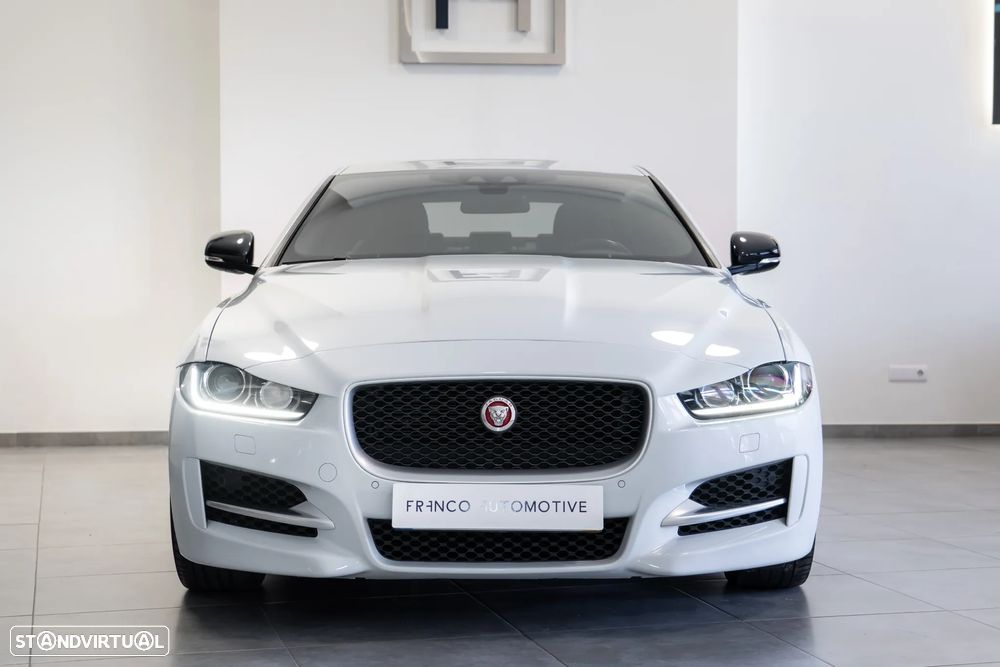 Jaguar XE - 2