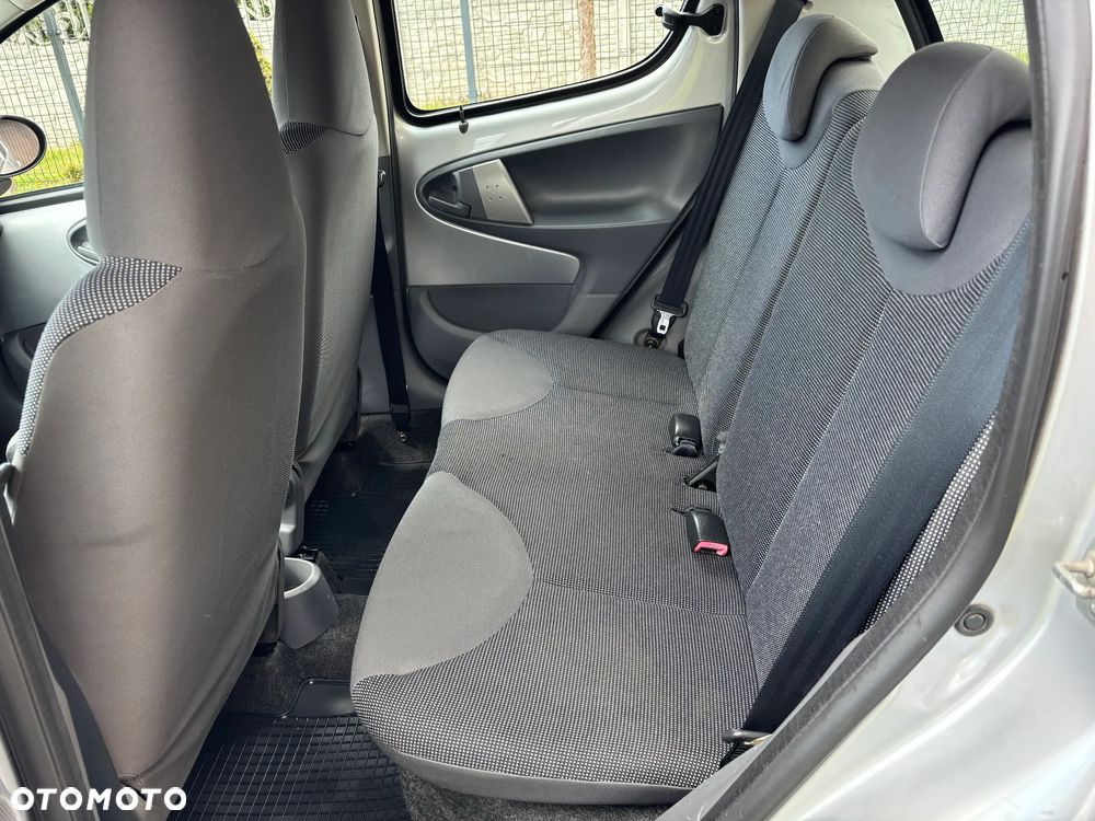 Peugeot 107 1.0 Trendy - 11