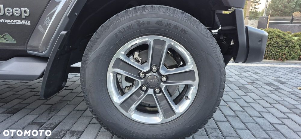 Jeep Wrangler Unlimited 2.2 CRD Sahara - 12