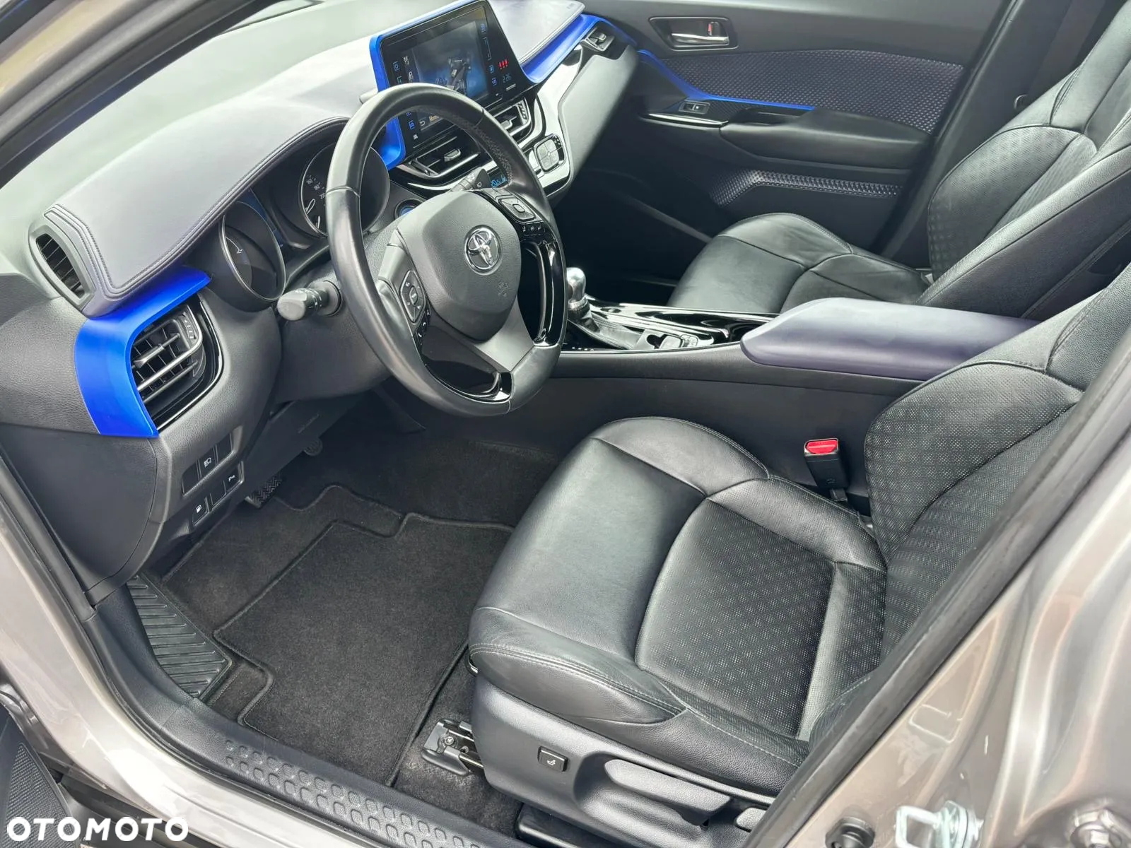 Toyota C-HR 1.8 Hybrid GPF Executive - 38