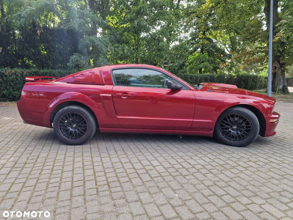 Ford Mustang - 4