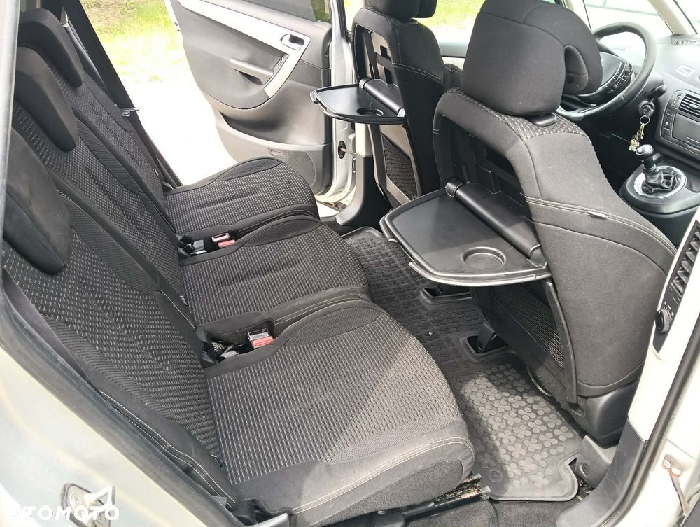 Citroën C4 Picasso - 12